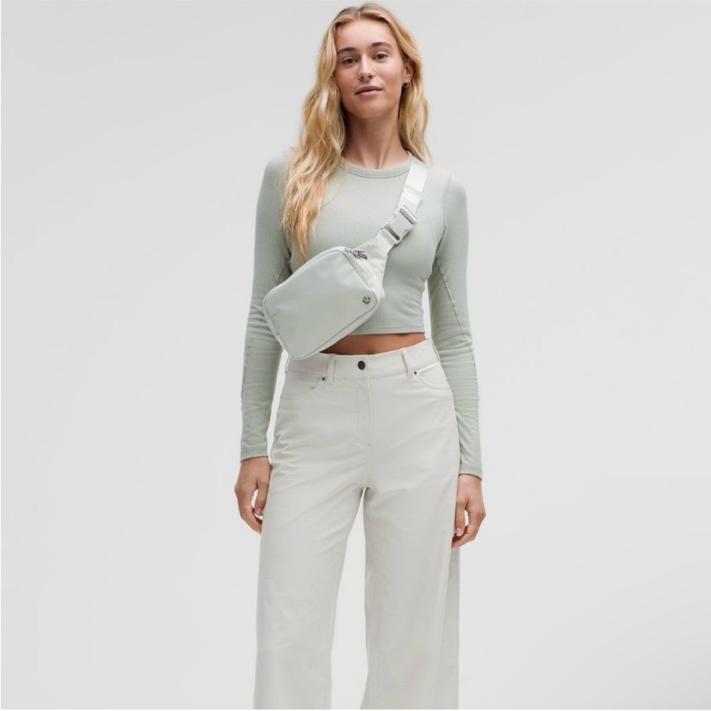 NWT Lululemon Everywhere Belt Bag -2L